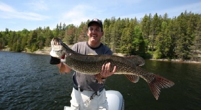 2008-06-29 Isle Royale Day 3 (2l1C) Rob's 43inch Pike Chippewa Harbor RAYsmall.jpg